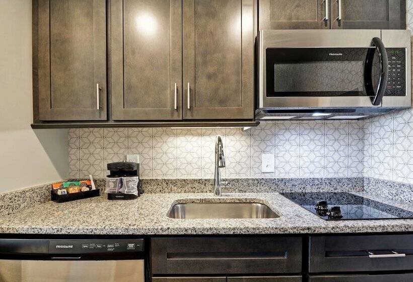 Люкс, Homewood Suites By Hilton Hadley Amherst