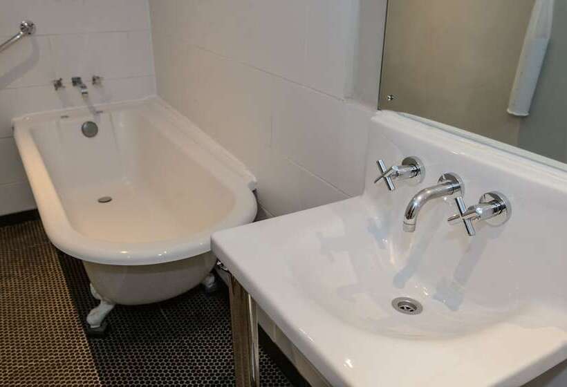 Номер Стандарт, Kings Arms