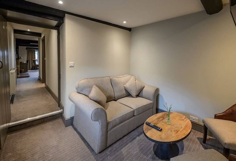 Люкс Повышенной Комфортности, Kings Arms