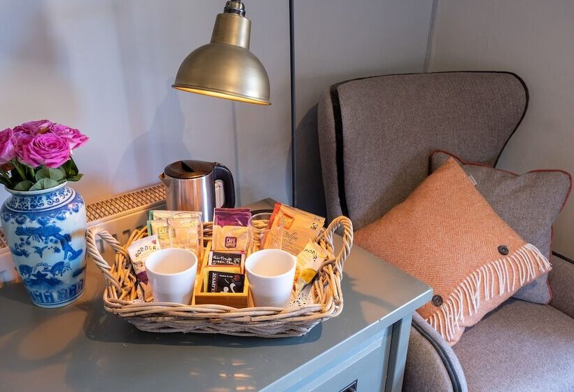 Люкс Повышенной Комфортности, Kings Arms