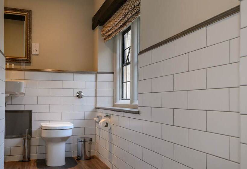 Номер Deluxe, Kings Arms