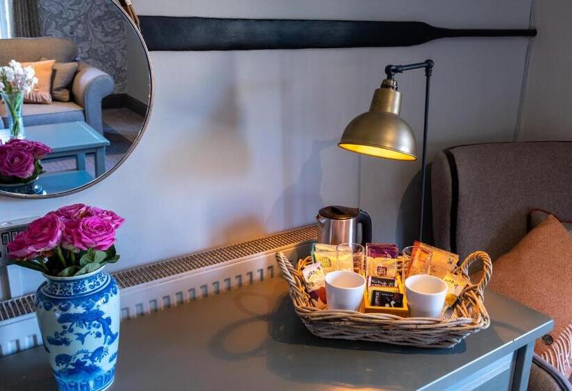 Люкс Повышенной Комфортности, Kings Arms