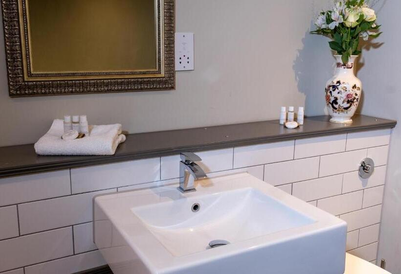 Люкс Повышенной Комфортности, Kings Arms