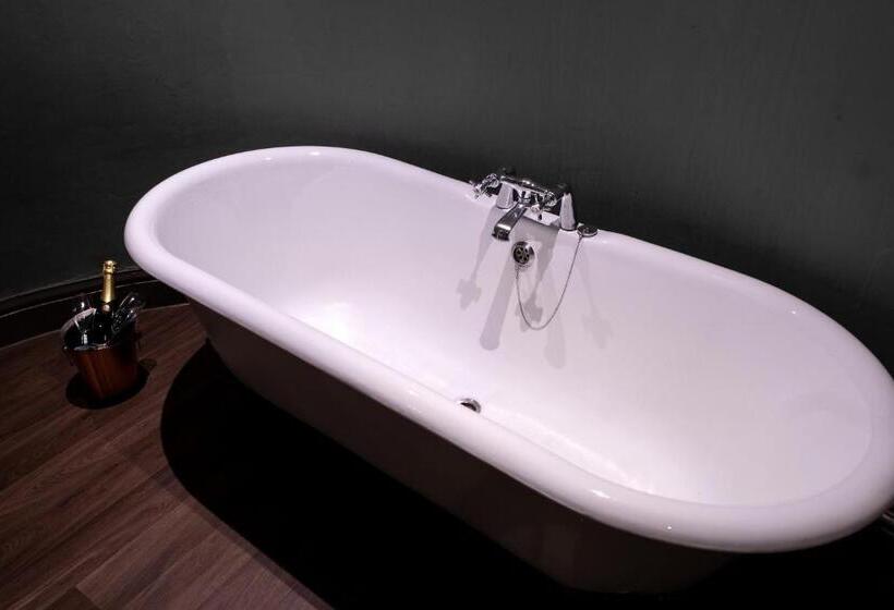 Люкс Повышенной Комфортности, Kings Arms