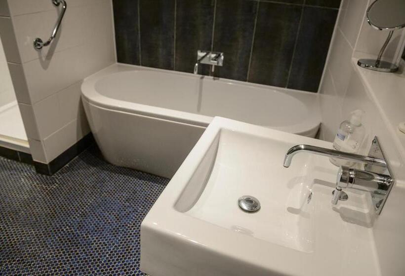 Номер Superior, Kings Arms