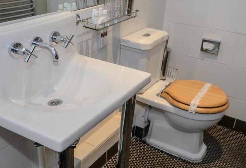 Номер Стандарт, Kings Arms