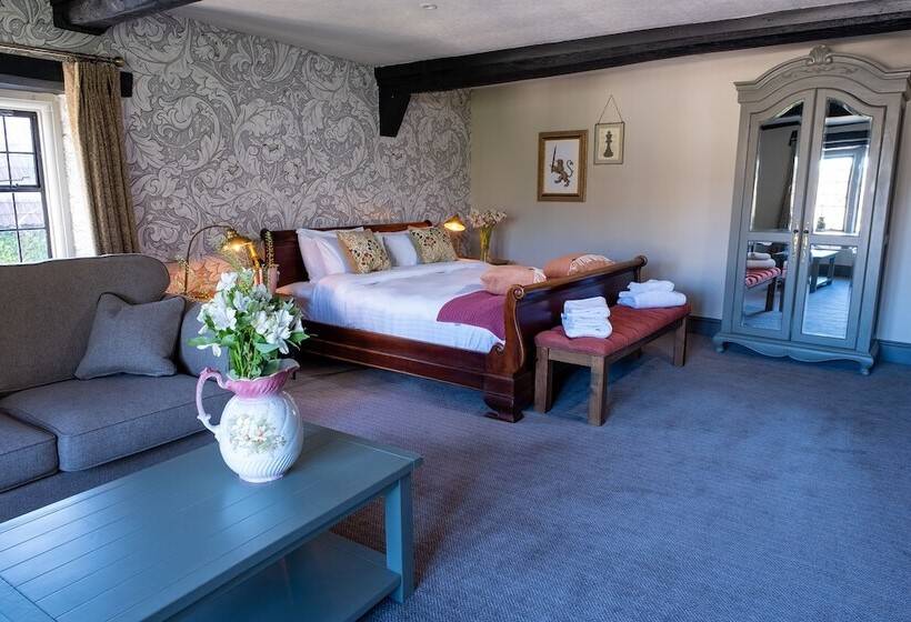 Люкс Повышенной Комфортности, Kings Arms