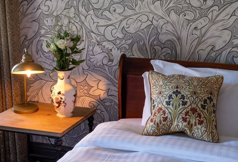 Люкс Повышенной Комфортности, Kings Arms