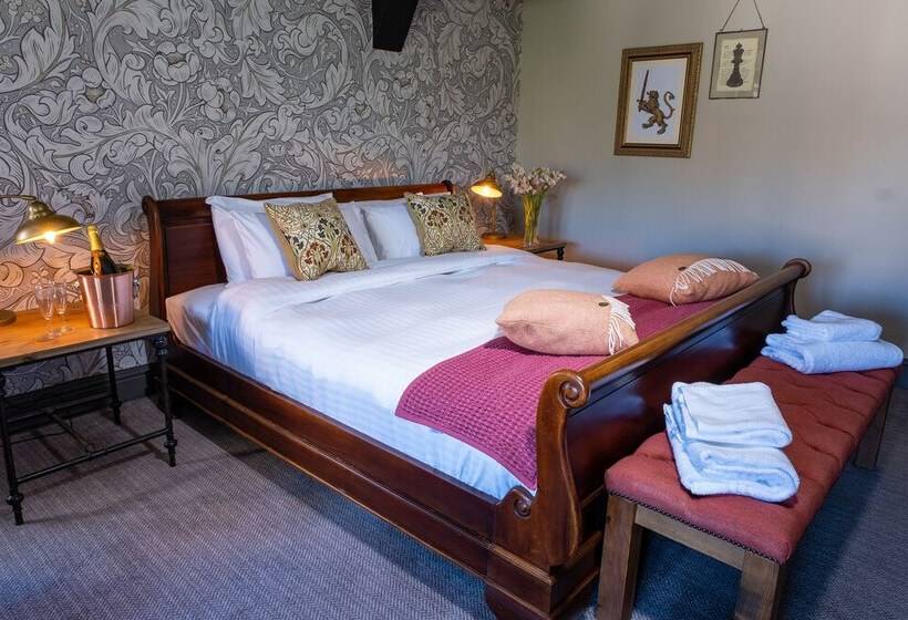 Люкс Повышенной Комфортности, Kings Arms