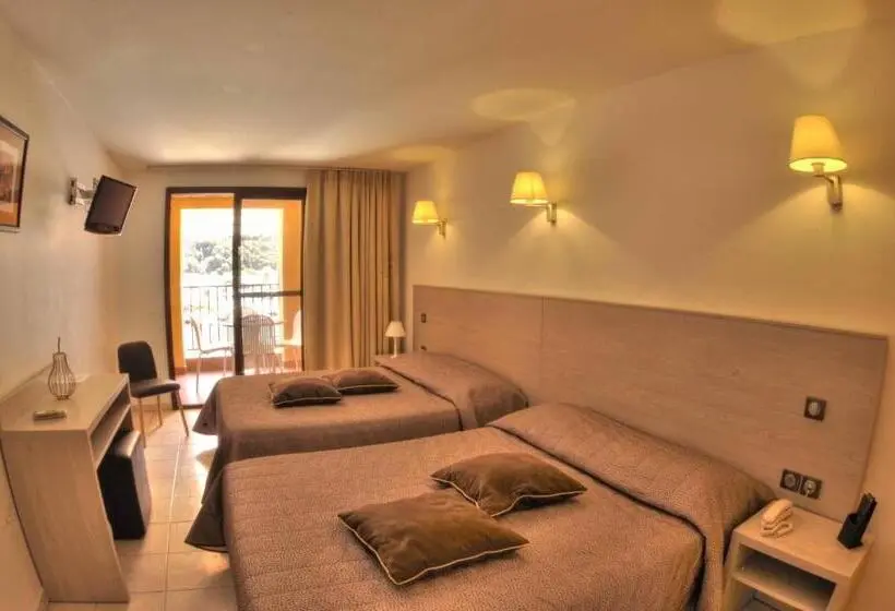 景色の見えるスタンダード４人部屋, Hôtel Le Romantique
