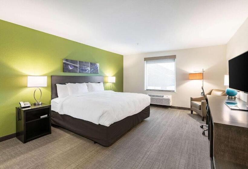 Люкс Кровать Кинг, Sleep Inn & Suites Mt. Hope Near Auction & Event Center