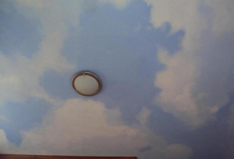 غرفة قياسية حمام مشترك, El Gato Negro