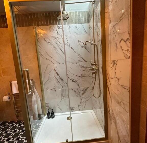 スーペリアールーム, Golden Fleece York