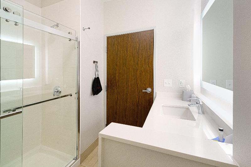 Номер Стандарт Кровать Кинг Адаптированный для Инвалидов, Holiday Inn Express & Suites   Wentzville St Louis West, An Ihg