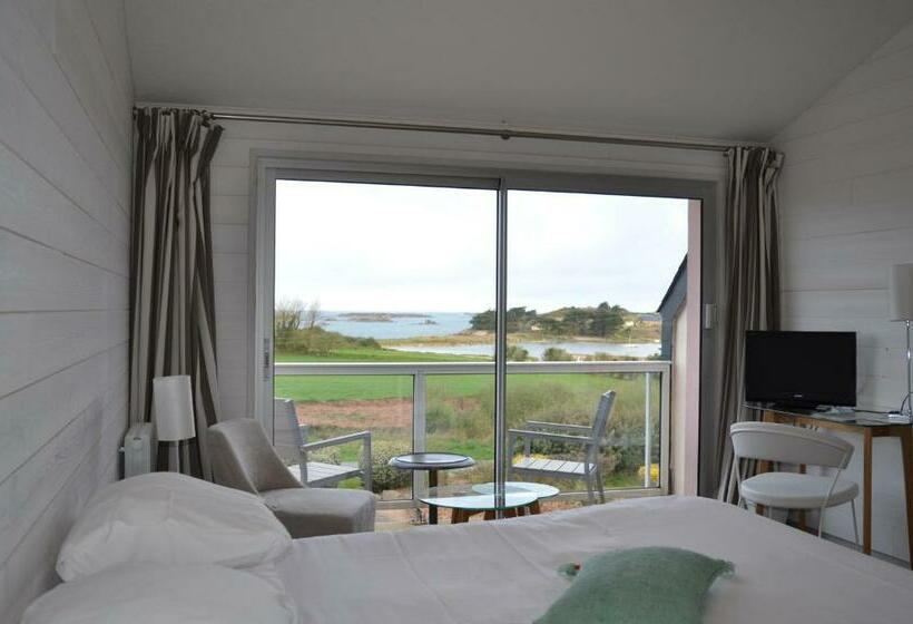 اتاق سوپریور با چشمانداز دریا و بالکن, Le Toeno