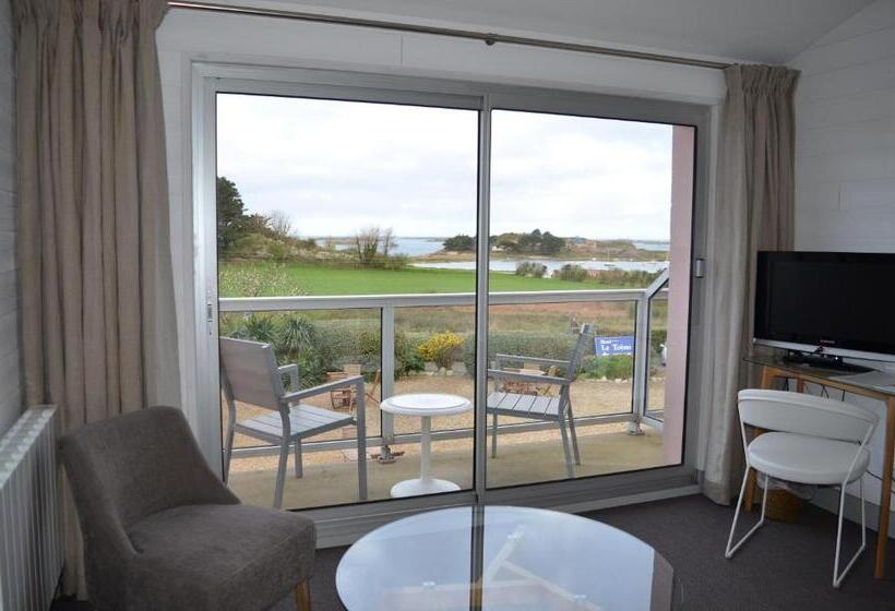 اتاق سوپریور با چشمانداز دریا و بالکن, Le Toeno