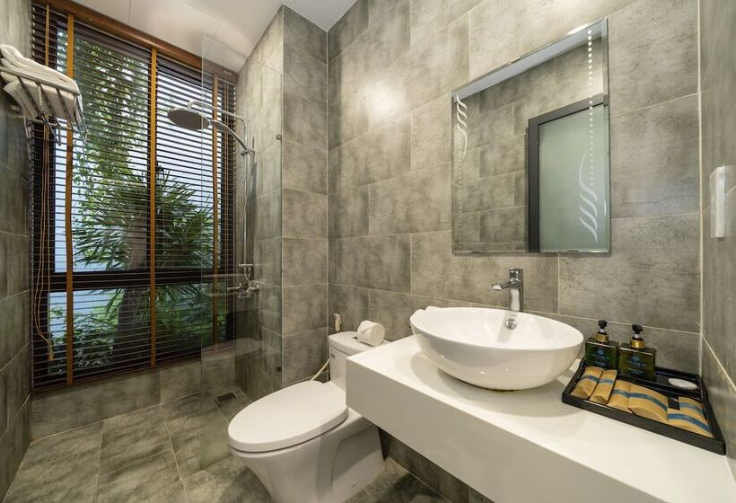 اتاق لوکس با چشم‌انداز استخر, The Nam An Villa Hoi An