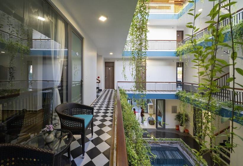 اتاق سه نفره دلوکس با چشمانداز استخر, The Nam An Villa Hoi An