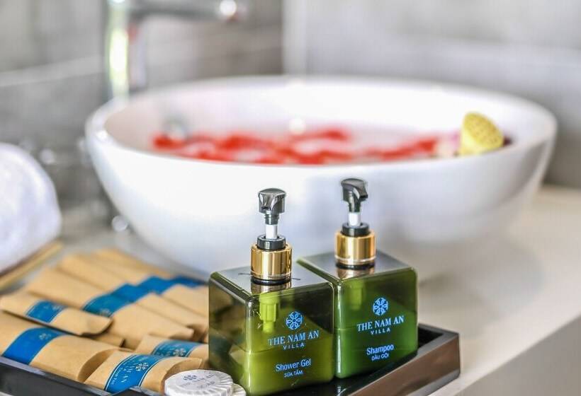 اتاق سه نفره دلوکس با چشمانداز استخر, The Nam An Villa Hoi An