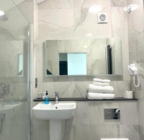 חדר סטנדרט עם מיטת קינג, 21