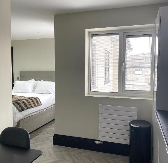 דירת חדר סופריור, 21