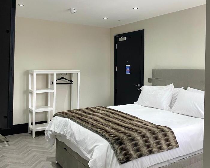 דירת חדר סופריור, 21