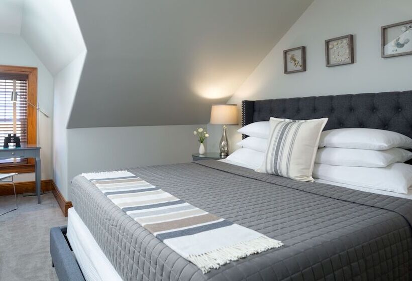 جناح سوبيريور, Atlantean Cottage