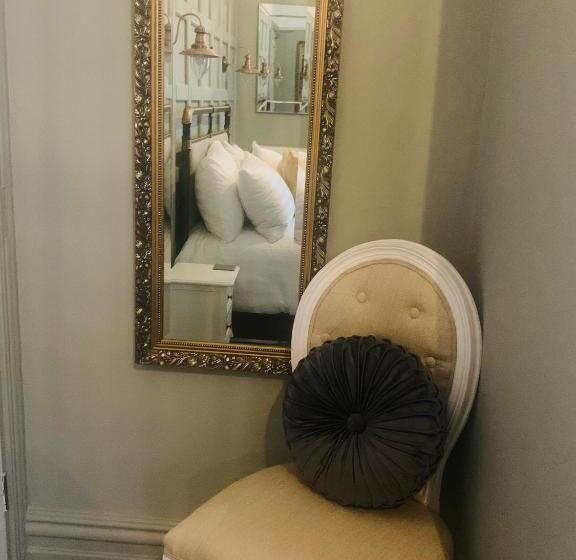 スタンダードルーム, The Limes