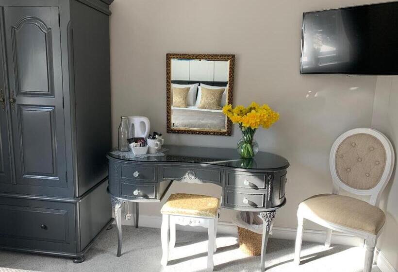 スタンダードルーム, The Limes