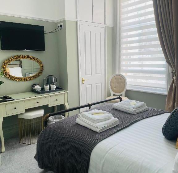 スタンダードルーム, The Limes