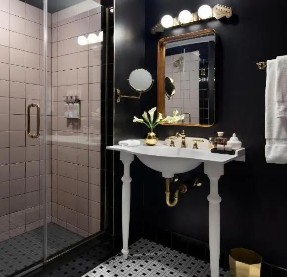 2 Bedroom Suite