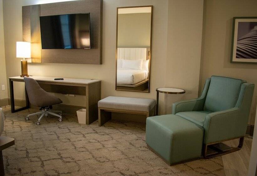 סוויטה מותאמת לאדם עם מוגבלויות, Grand Centennial Hotel At Centennial Plaza   Gulfport