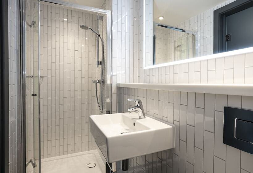 Номер Стандарт, Point A Hotel Edinburgh Haymarket