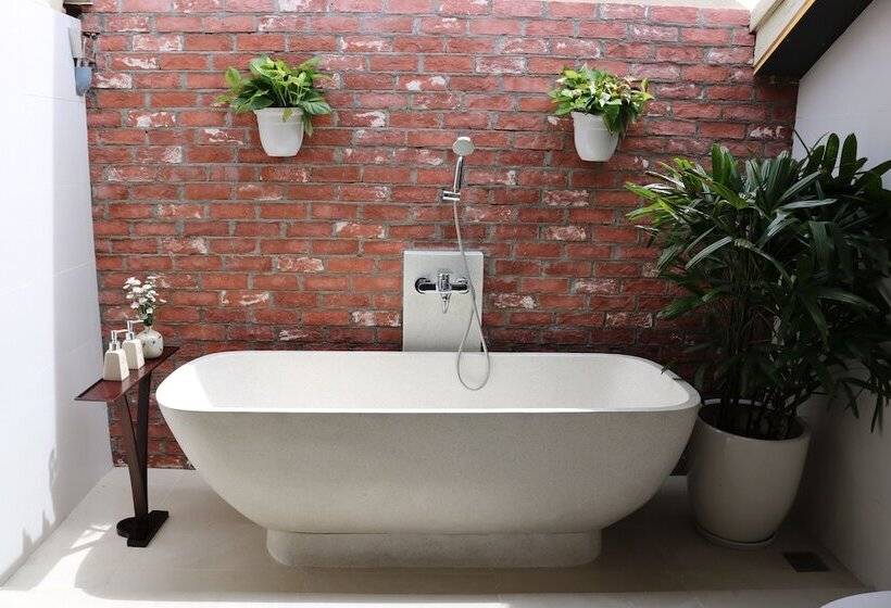 اتاق لوکس, Roxana River Villa