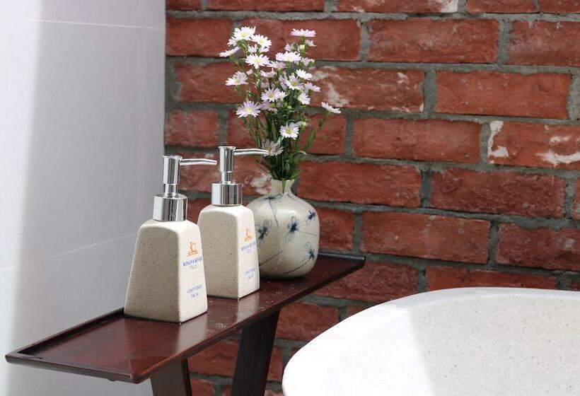 اتاق لوکس, Roxana River Villa