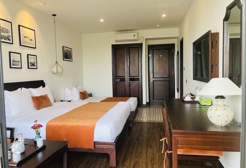 اتاق لوکس سه تخته, Roxana River Villa