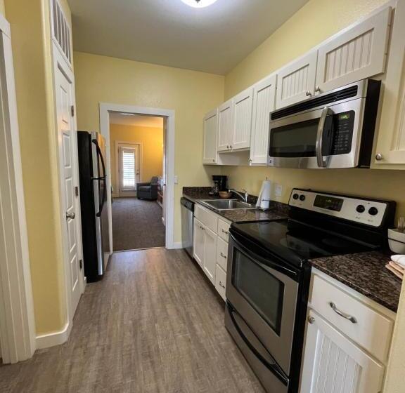 سوییت, Seashell Village Resort Near The Beach With Kitchens