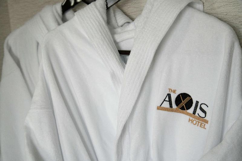 스위트 킹사이즈 침대, The Axis Moline Hotel, Tapestry Collection By Hilton