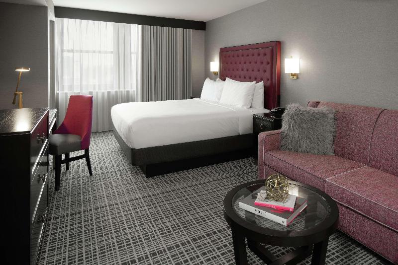 스탠다드 룸 킹사이즈 침대, The Axis Moline Hotel, Tapestry Collection By Hilton