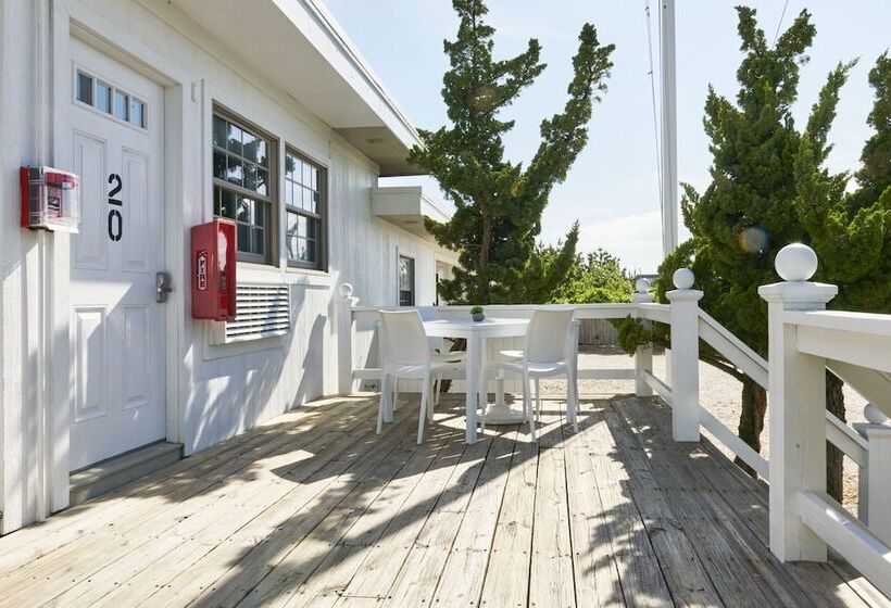 غرفة قياسية, The Sunset Montauk