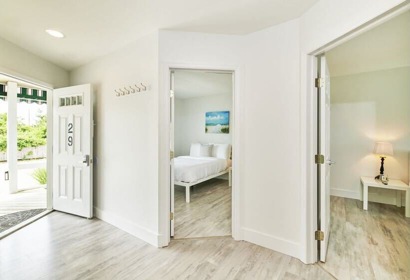 جناح, The Sunset Montauk