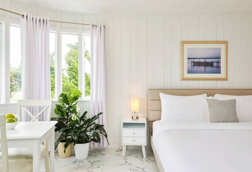 جناح, The Sunset Montauk