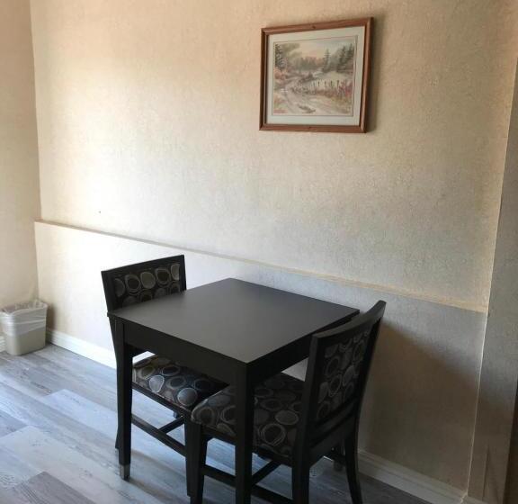 اتاق استاندارد, Manhattan Inn & Suites