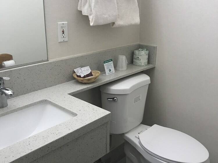 اتاق لوکس, Manhattan Inn & Suites