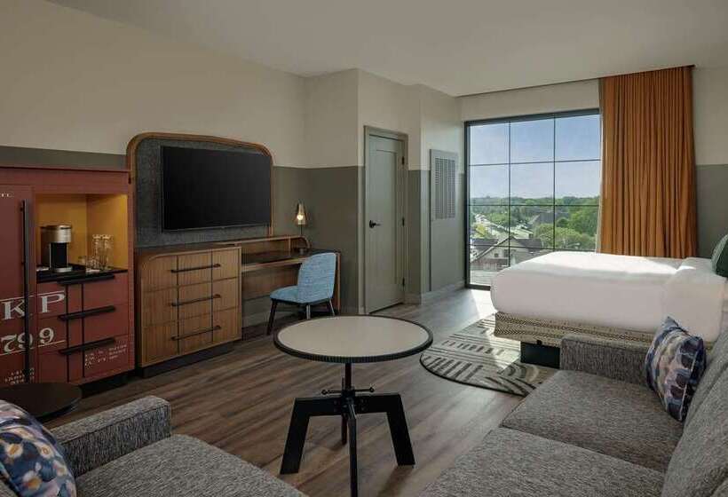 스탠다드 룸 킹사이즈 침대, The Axis Moline Hotel, Tapestry Collection By Hilton