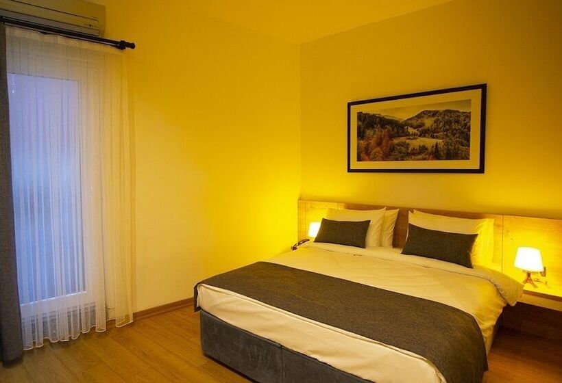 سوییت خانوادگی, Uzer Otel