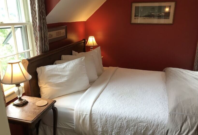 חדר סופריור, 1824 House