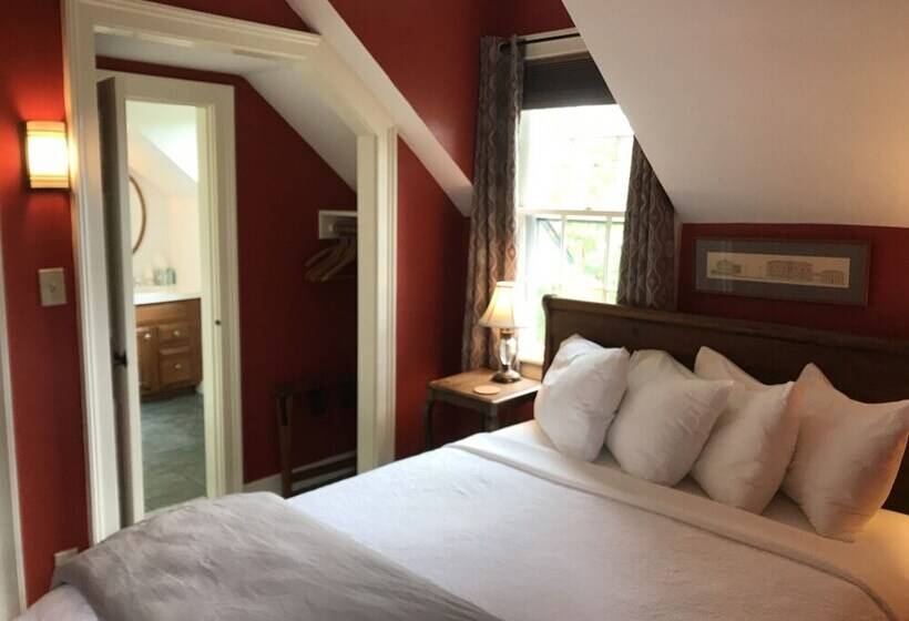 חדר סופריור, 1824 House