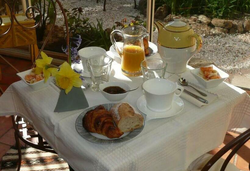 Номер Стандарт Вид на Сад, Les Terres Basses