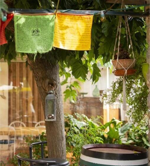 Номер Deluxe, Les Terres Basses